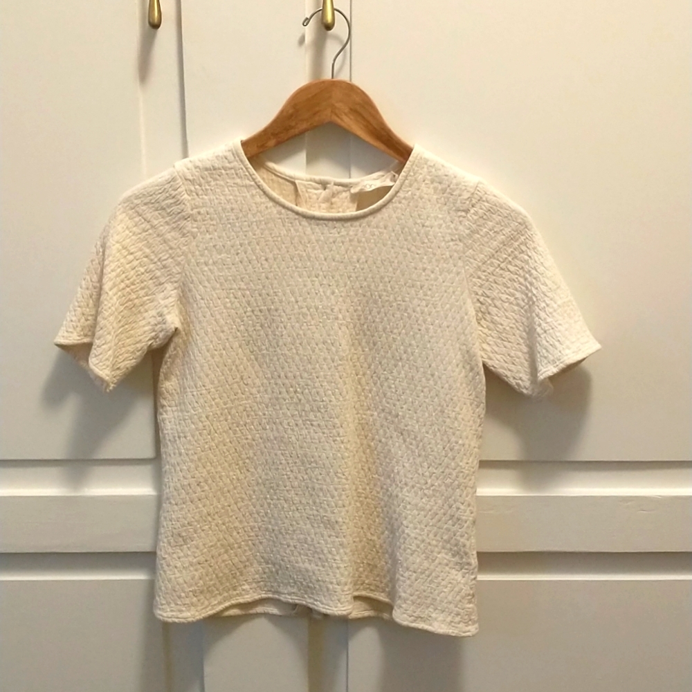 Boxy top with back buttons by Roolee